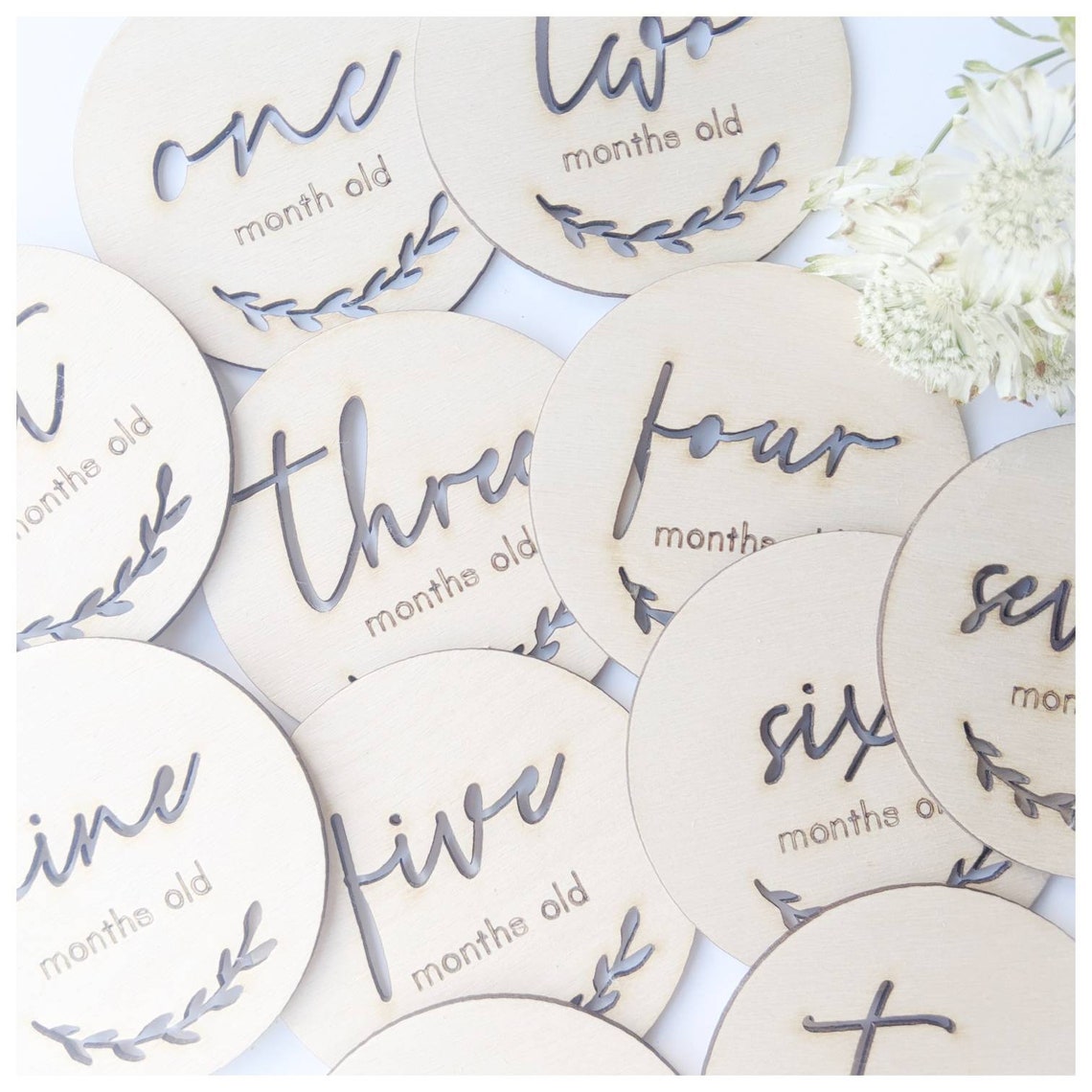 13 Stuks Houten Baby Mijlpaal Kaarten Baby Maandelijkse Mijlpaal Teken Schijven Boho Regenboog Dubbelzijdig Gedrukt Marker Hout Gift Foto Prop Schijven Sets Geboorte Aankondiging Teken voor Baby
