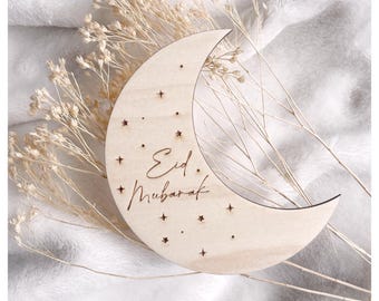 Panneau moderne de l'Aïd Mubarak, mon premier signe de l'Aïd, plaque céleste de l'Aïd, jalons de bébé, croissant de lune en bois, accessoire de médias sociaux. Ramadan moubarak