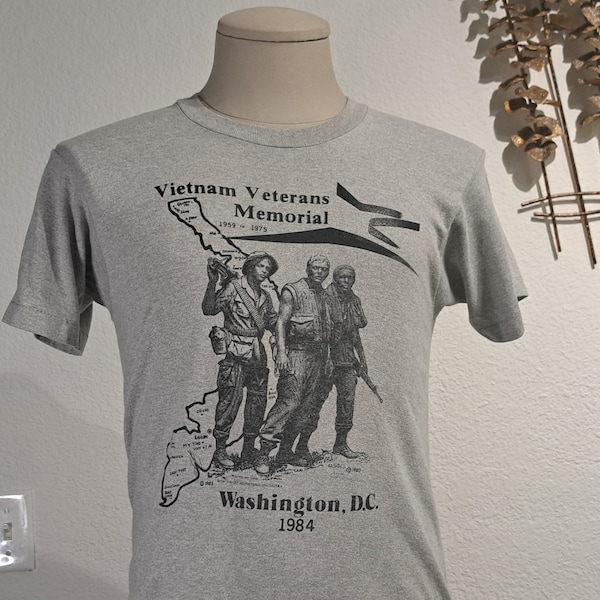 Vintage 80s  Washington D.C Vietnam Veterans Memorial grey T-shirt size S