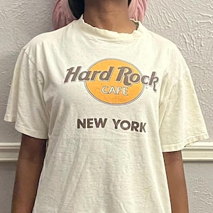 Vintage 80s Hard Rock Cafe New York white T-shirt modeled size L