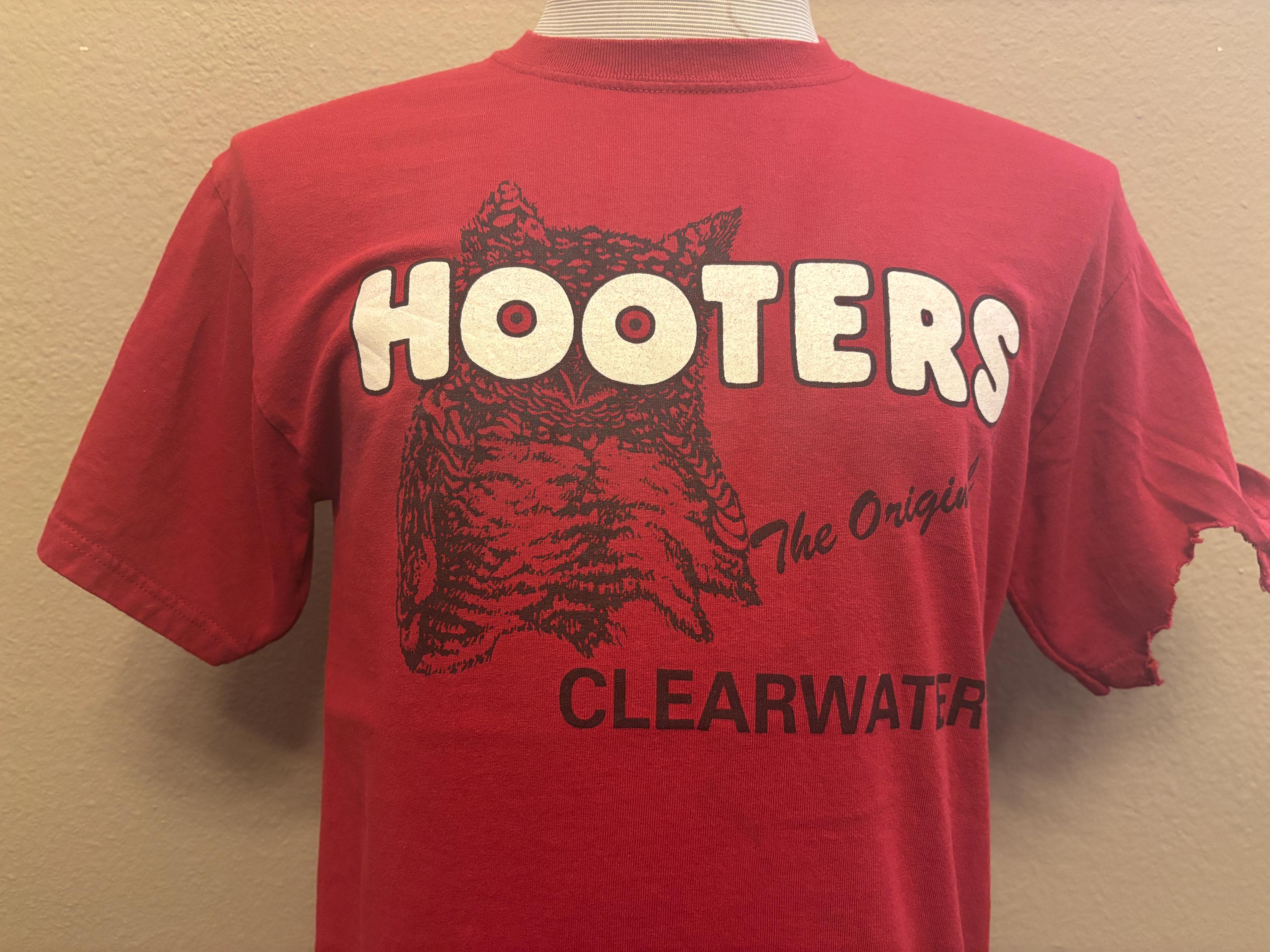 Hooters t shirt - Etsy 日本