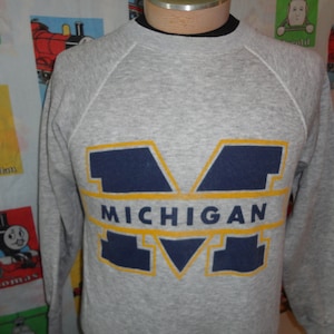 Vintage 80&#39;s Michigan Wolverines University Gray Soft thin boyfriend Crewneck Sweatshirt Size M