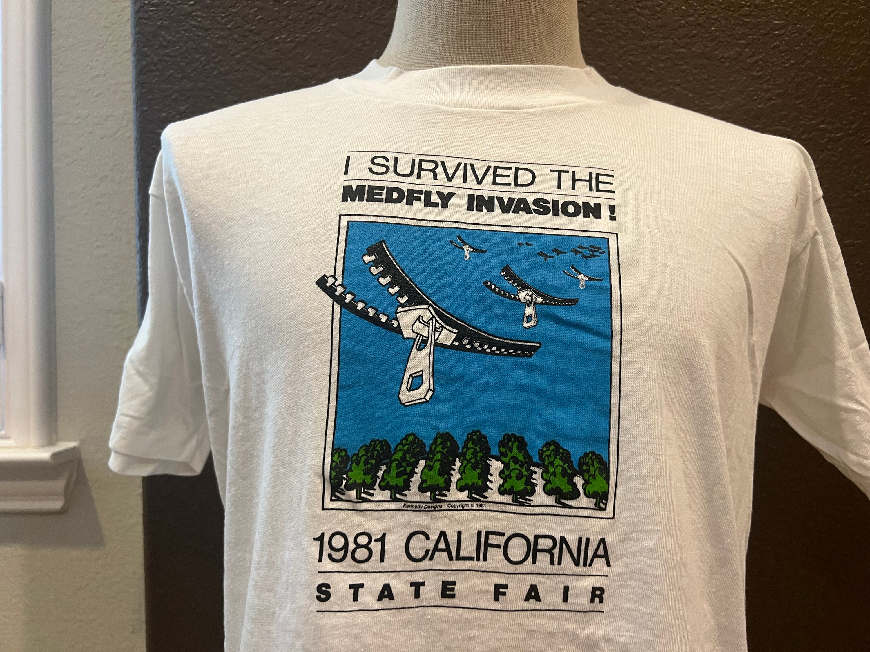 Vintage 80's 1981 Medfly Invasion California State Fair White T