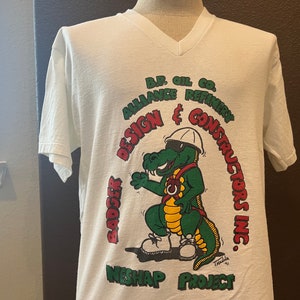 Vintage 80's B.P. Oil Co. Badger Design and Constructors White T Shirt Size L