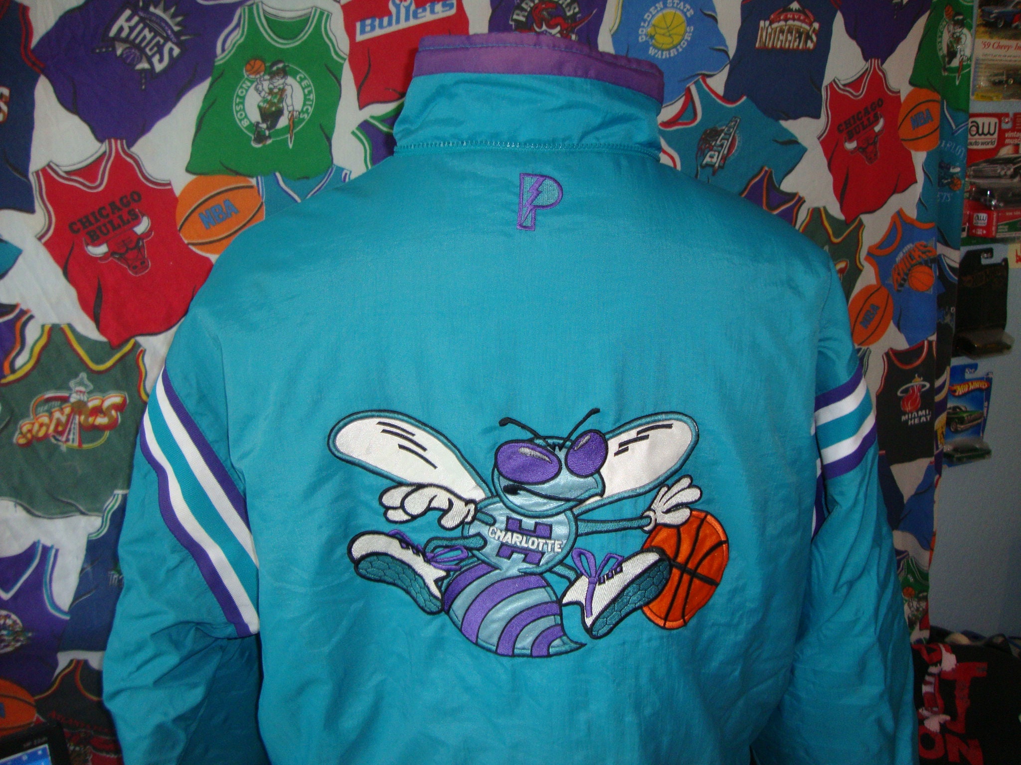 Vintage 1990s Charlotte Hornets NBA Nutmeg Sweat Pants Size L