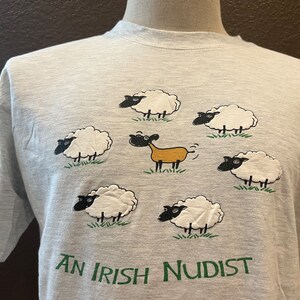Vintage 90&#39;s Irish Nudist Sheep Grey T Shirt Size M