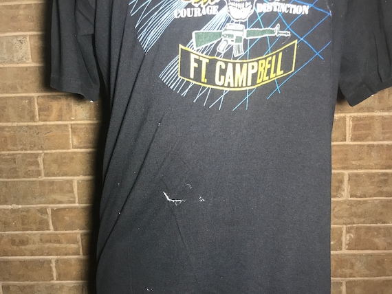 Vintage 80's Air Assault Fort Campbell Military T… - image 5
