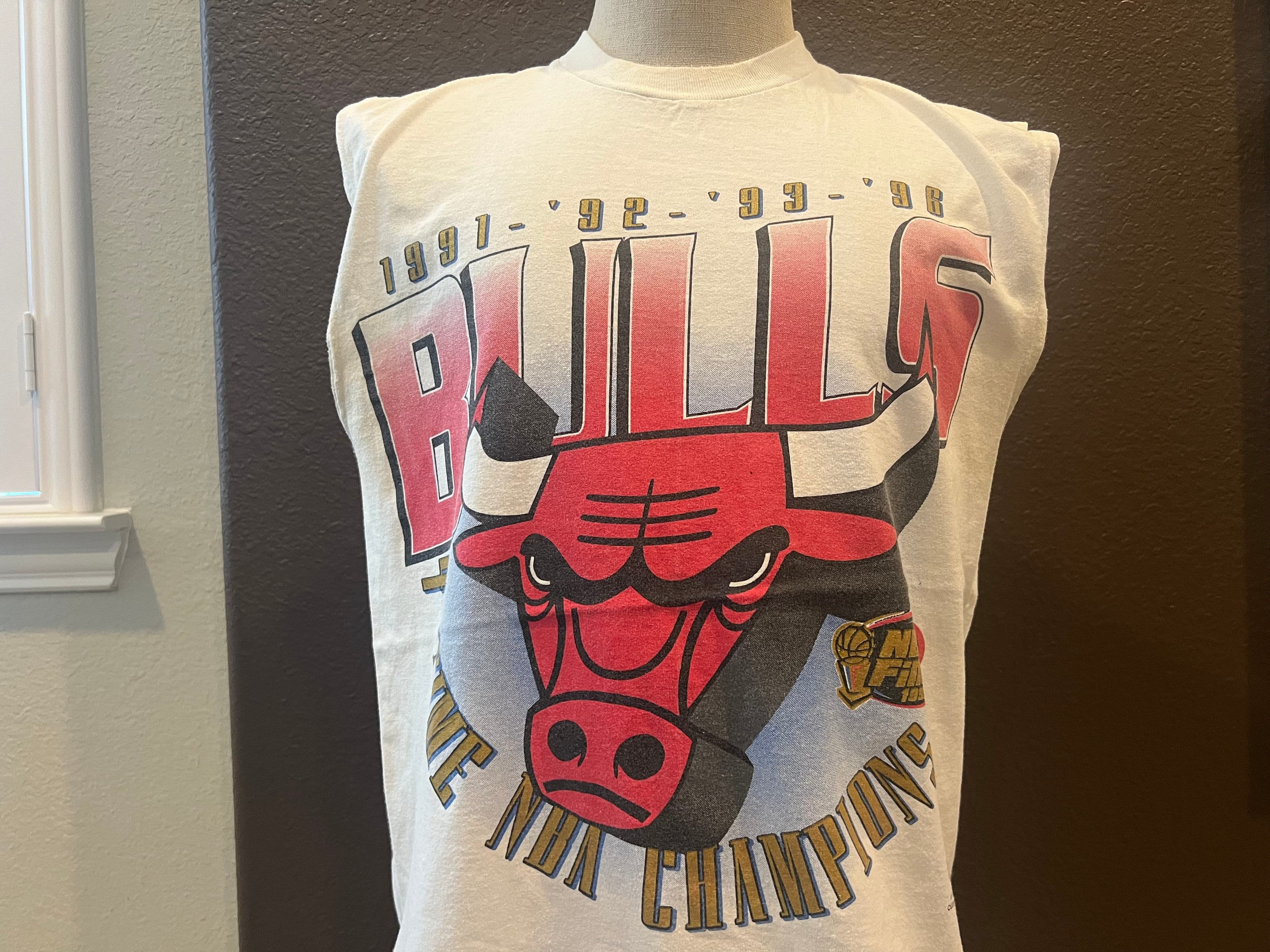 bulls sleeveless t shirt