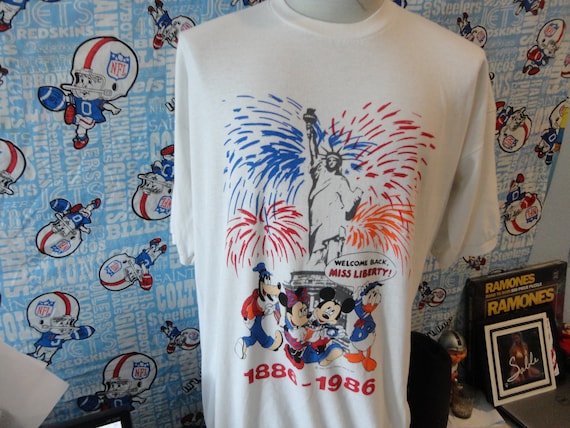 Vintage 1986 Vintage Disney T-Shirt Statue of Lib… - image 1