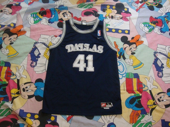 vintage dirk nowitzki jersey
