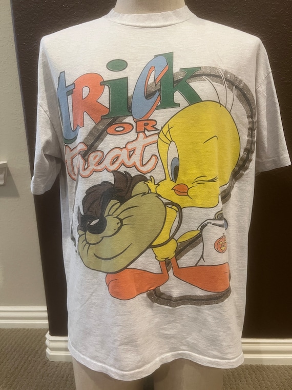 Tweety Bird TREATS. Tシャツ オーバーサイズ Vintage 90's Trick or Treat Tweety Bird Halloween Looney Tunes