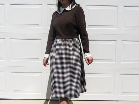 Vintage Collared Brown Dress with Plaid Skirt Siz… - image 1