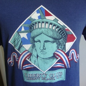 Vintage 80&#39;s Liberty Club Liberty Island, New York City Statue Of Liberty 4th of July Blue T Shirt Size M