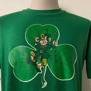 Vintage 80&#39;s Three Leaf Clover Irish Leprechaun st Patrick’s day Green T Shirt Size XL