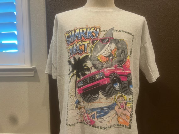 Vintage 90's Sharky Tact Beach Shark Grey T Shirt… - image 1