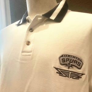 Vintage San Antonio Spurs-poloshirt uit de jaren 00 met witte kraag, maat XL