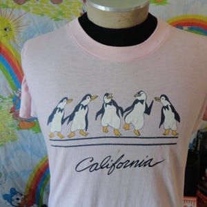 Vintage 80&#39;s California Penguin Tourist Soft Paper thin Single Stitch Pink T Shirt M