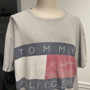 Maglietta vintage anni &#39;90 Tommy Hilfiger Big Flag grigia taglia XL
