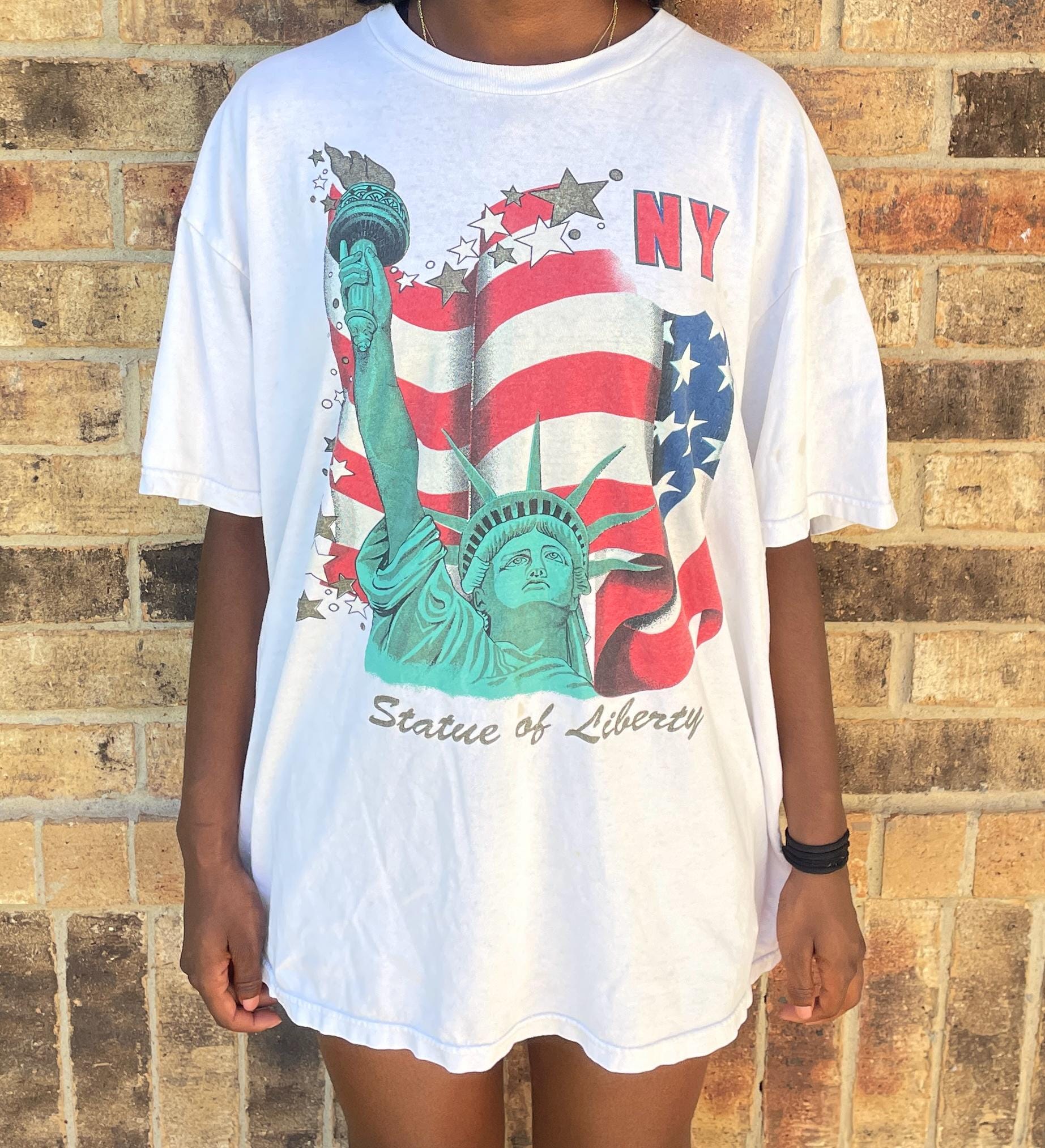 トップス 90's 90 NINETY L/S T SHIRT MADE IN USA Vintage 90s New York City Statue of Liberty White T-shirt Modeled