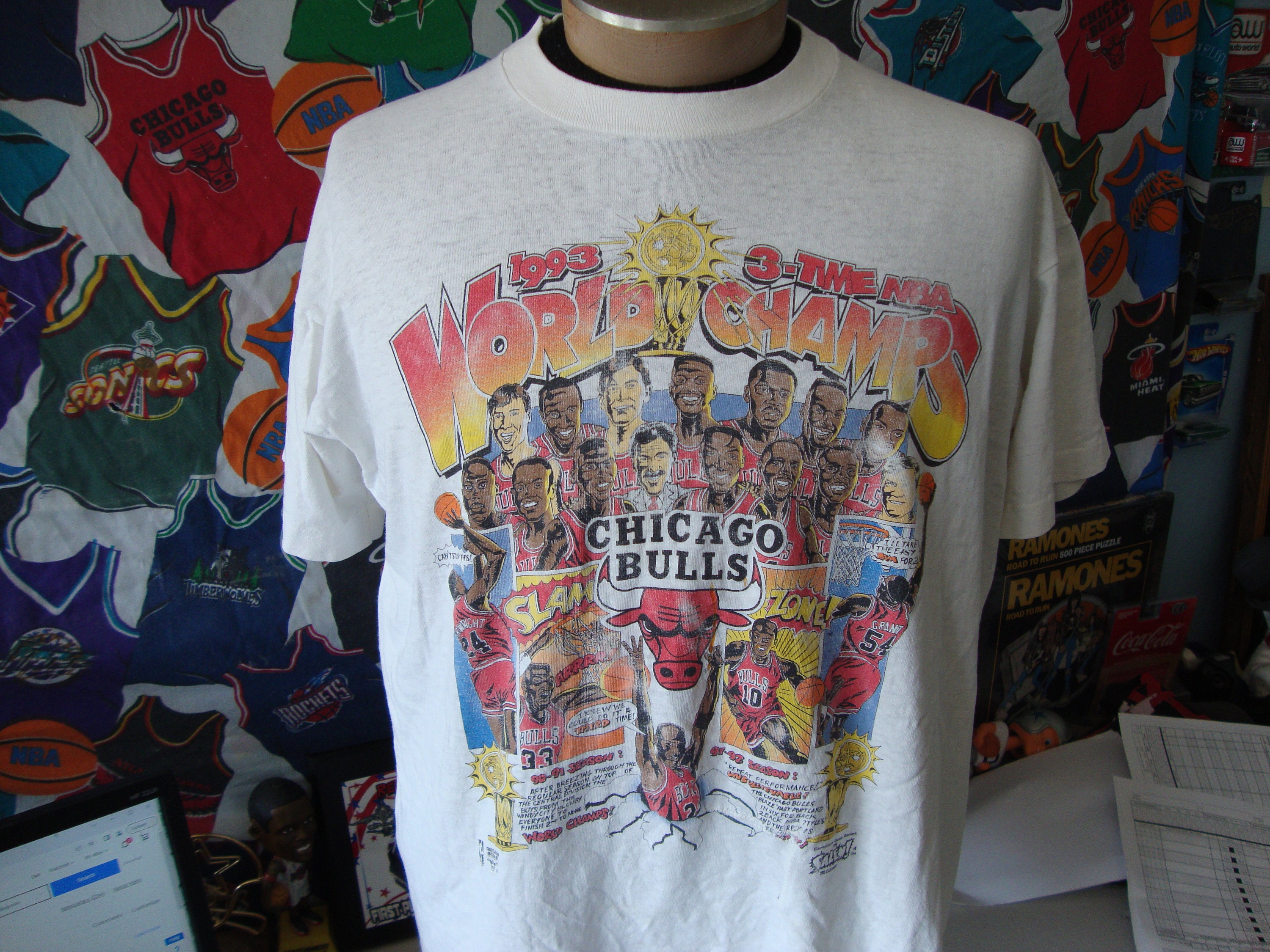 VTG 1998 Chicago Bulls Caricature NBA Champions Pro Player T-Shirt NWOT Sz.  L - BIDSTITCH