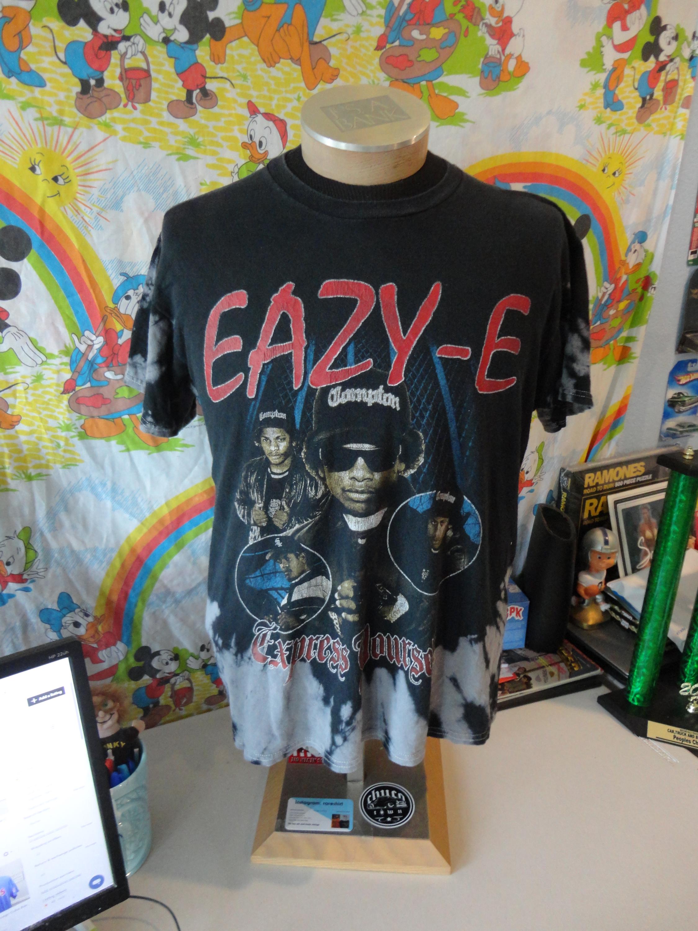 Eazy E squint you'll see it better : r/Mosaic, image size:2250x3000