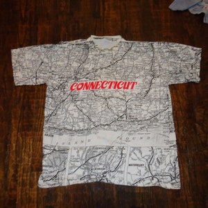 Vintage des années 90 Connecticut AOP impression carte touristique t-shirt XL