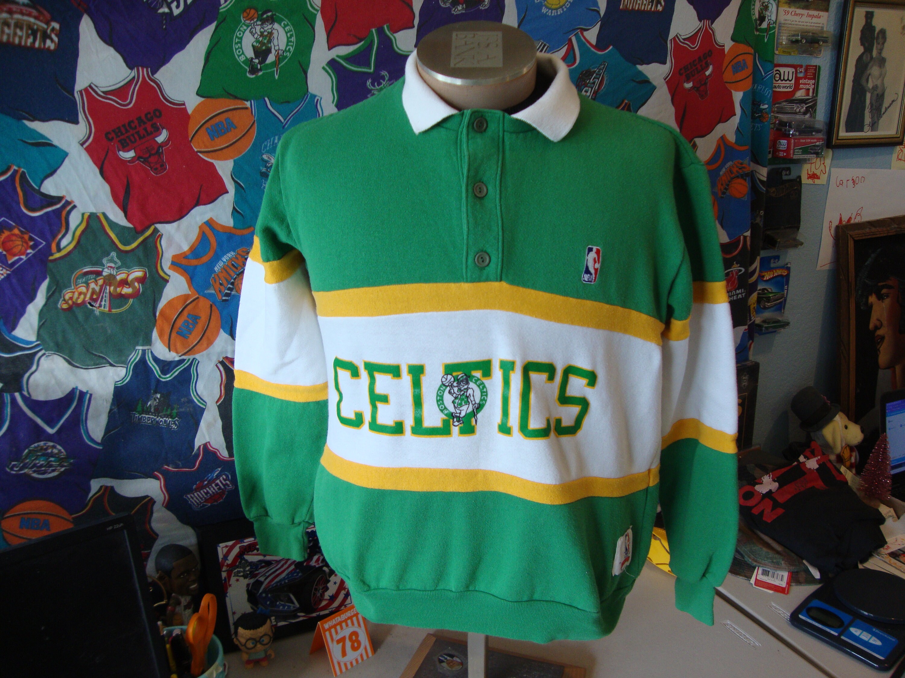 Vintage Nutmeg BOSTON CELTICS LUCKY THE LEPRECHAUN Double Sided Gray Sweatshirt