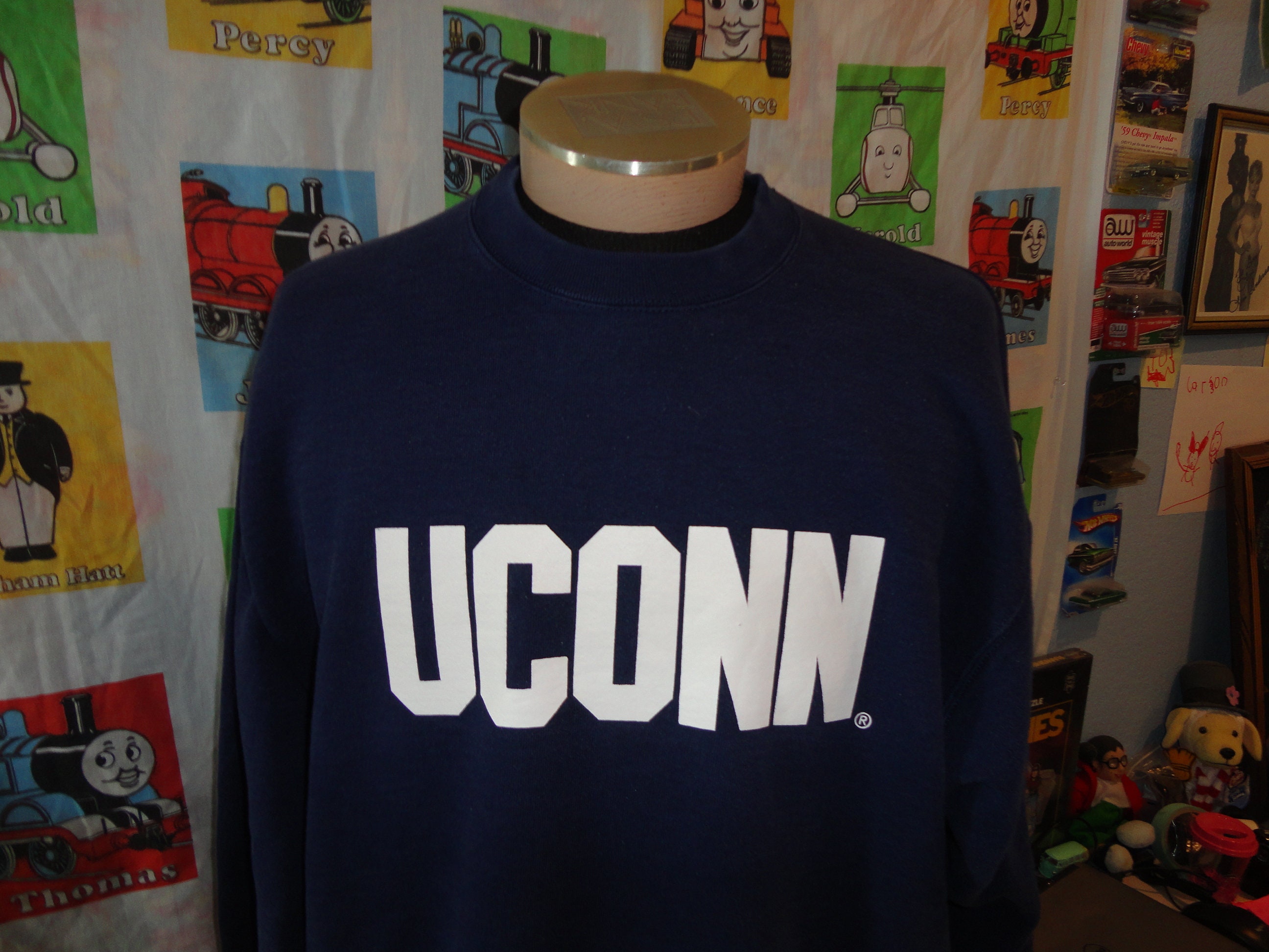 uconn crewneck