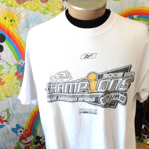 Vintage 2000's 2005 NBA Finals Champs San Antonio Spurs White T Shirt Size M image 1