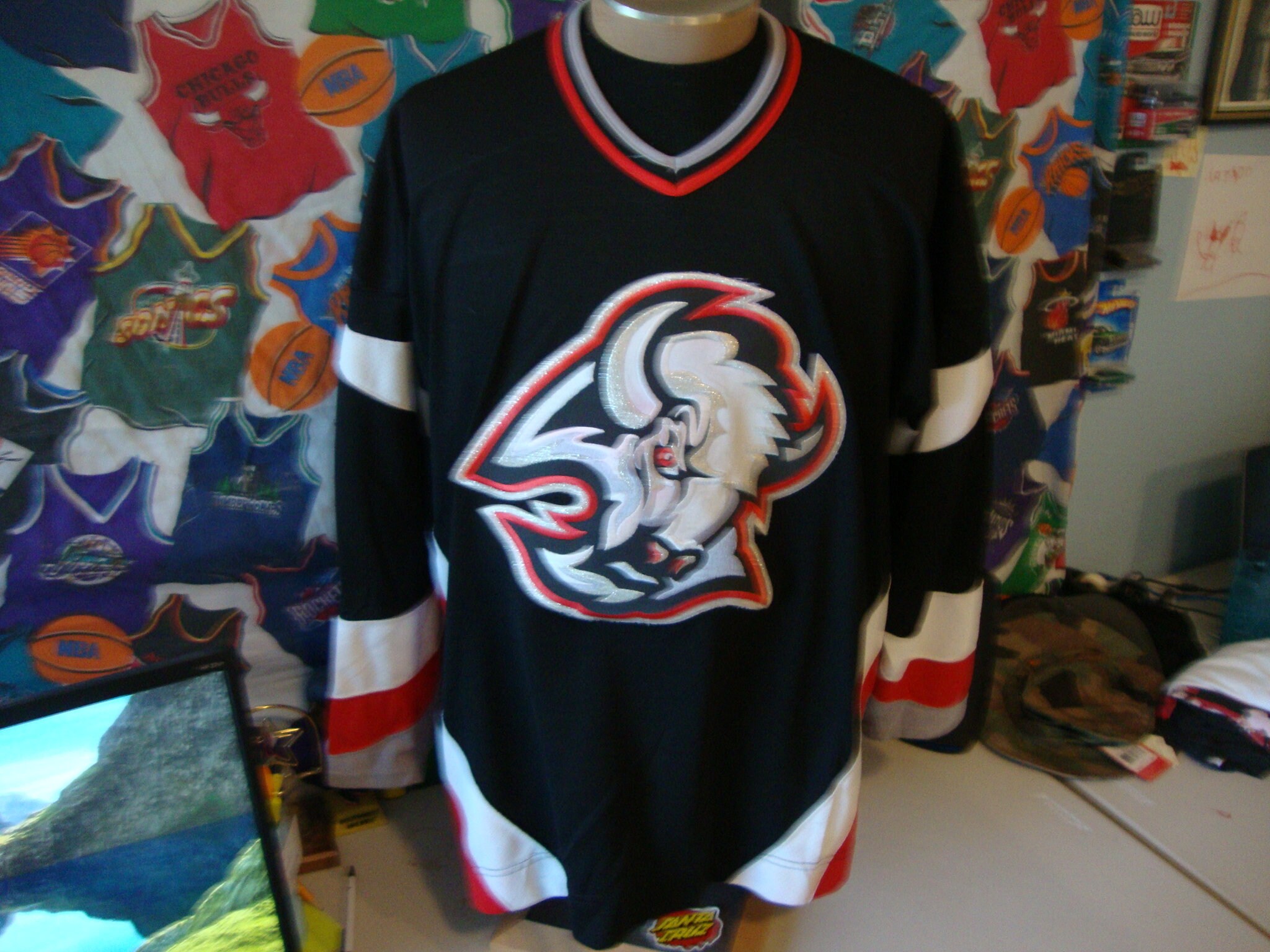 Starter Buffalo Sabres Dominik Hasek Goat Head Hockey Jersey Size Large