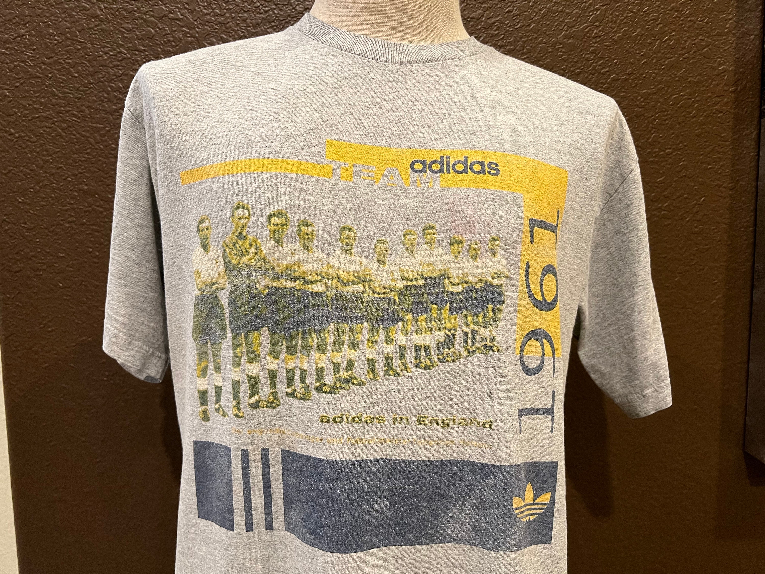 staart kasteel neef Vintage 90's Adidas Team Soccer Football Grey T Shirt Size - Etsy