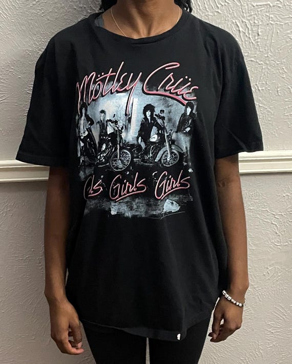 Motley Crue Girls Girls Girls Retro Black T-shirt Modeled Size L