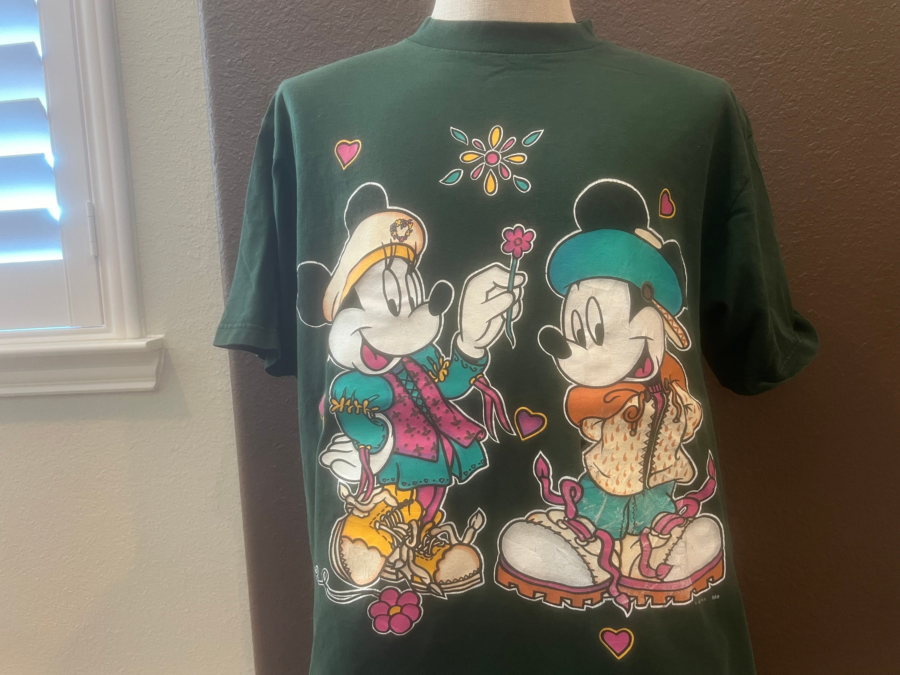 VINTAGE 80s Disney Designs Minnie Mouse T-shirt Pink Made in