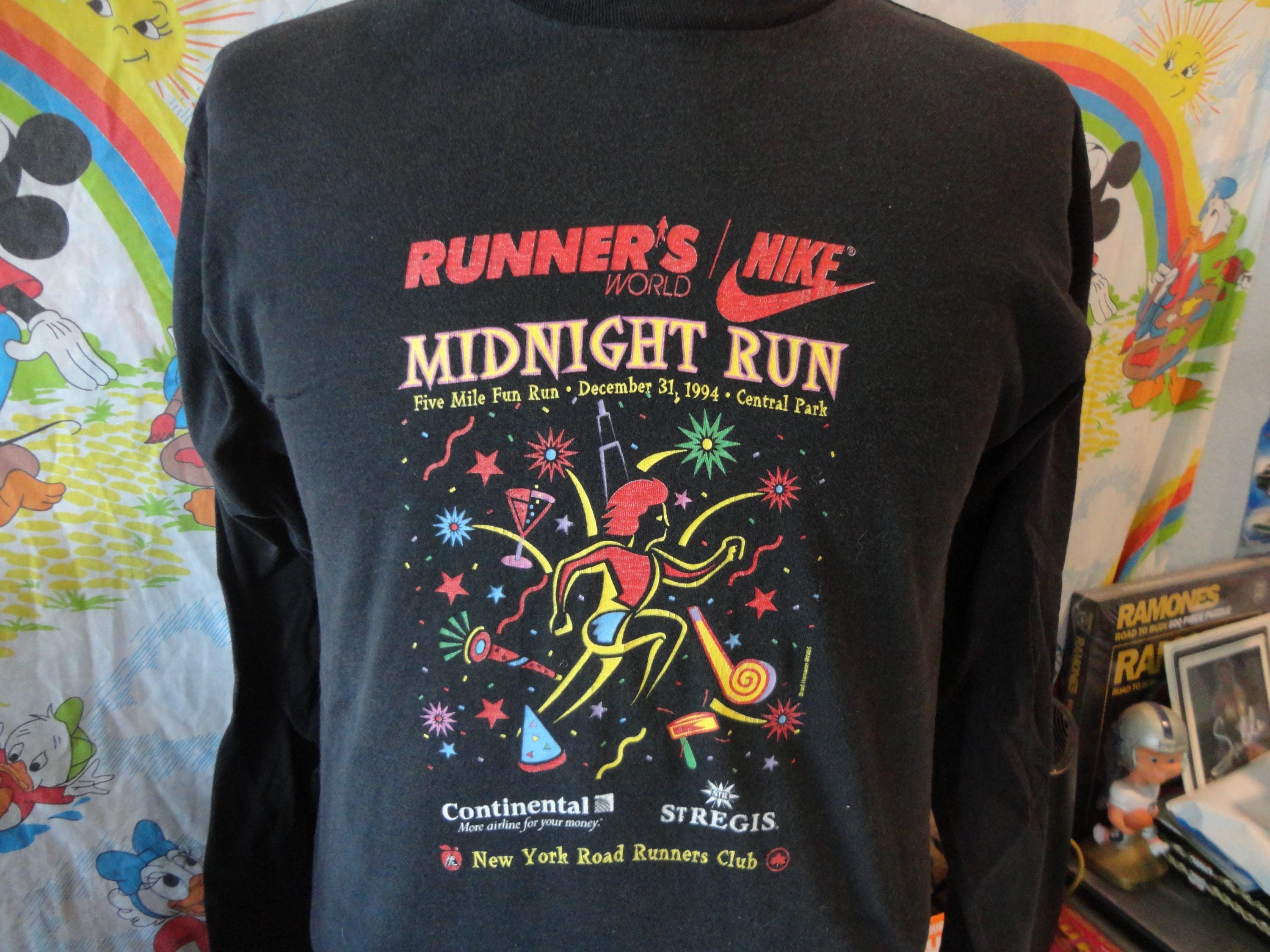 超希少 初期 NIKE+RUN CLUB staff TEE U+NSW+TEE+OC+LBR+UNISEX.png