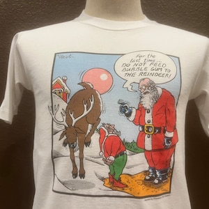 Vintage jaren 90 voer geen rendieren de Bubblegum grappige kerstelf Santa Claus Cartoon wit T-shirt maat M