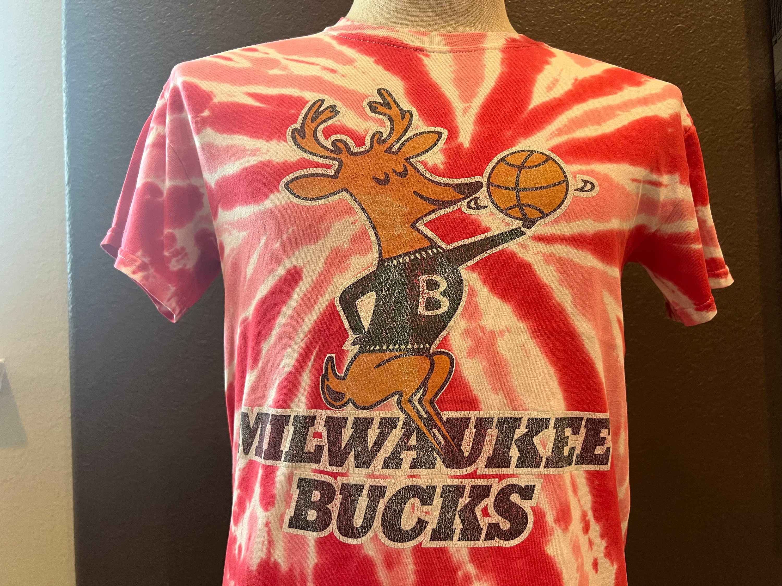 Ecru Man NBA Licensed Milwaukee Bucks Printed Oversize Fit Crew