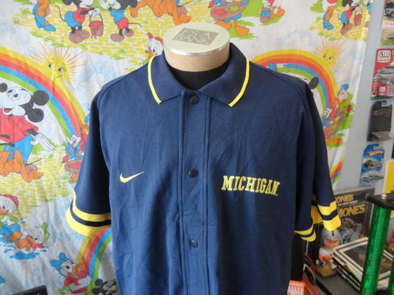 Vintage 1990s Michigan Wolverines Nike Team Sports Snap Basketball