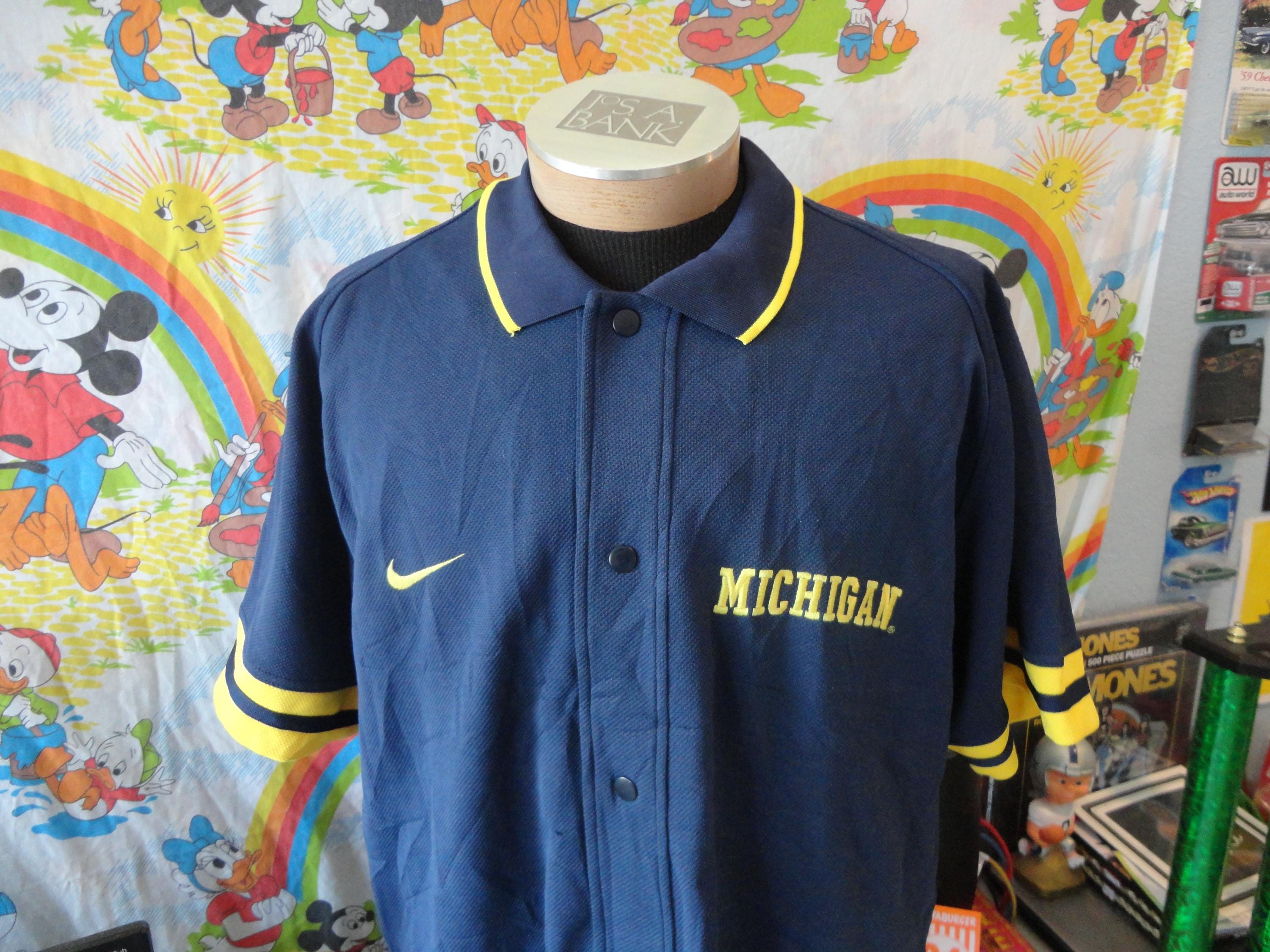 Vintage 1990s Michigan Wolverines Nike Team Sports Snap Basketball