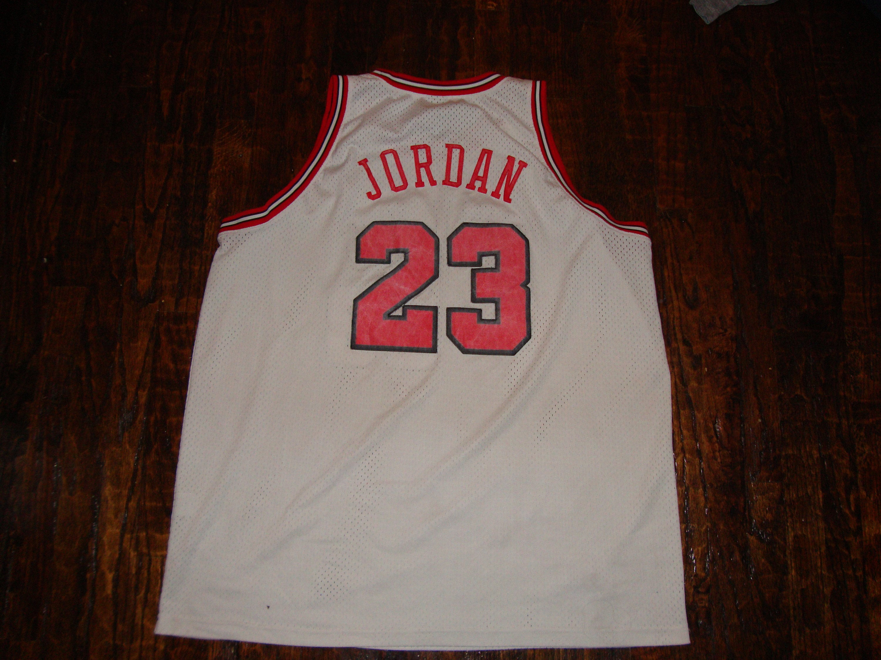 XL 90s Chicago Bulls Jordan #23 Champion Jersey – Flying Apple Vintage