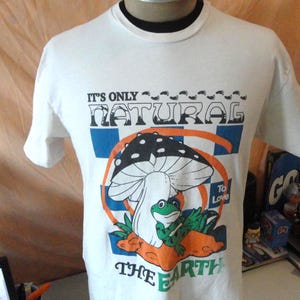 Vans Skateboard It's Only Natural To Love The Earth Frog Mushroom T Shirt L