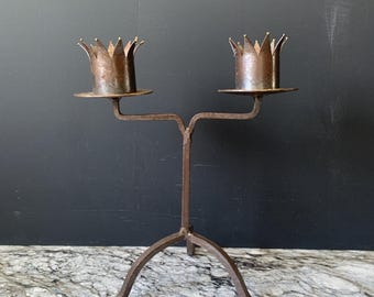Wrought Iron ‘Crown’ 2-cup Taper Candle Holder: Vintage Gothic Lighting