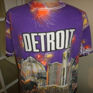 Vtg 90&#39;s All Over Print Detroit Skyline Purple Cotton Tshirt Fits XL Rare Find
