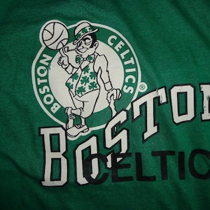 Vintage Champion Brand Boston Celtics Green 50-50 t shirt FITS XS (tag says L)
