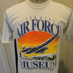Vintage 90-tals löjtnant brun United States Air Force Museum Wright Patterson T-shirt Passar M
