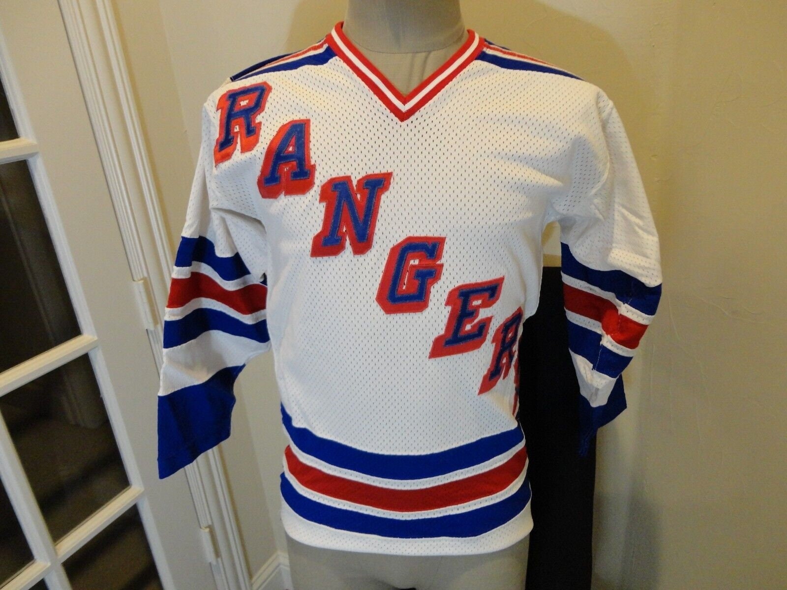 WAYNE GRETZKY NEW YORK RANGERS BACK OF JERSEY WITH NUMBER STITCHED 16X20