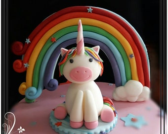 Regenbogen Einhorn Tortenfigur aus Fondant als Tortendeko, TortenDekor