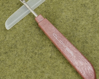 Clover Seam Ripper | Stitch Unpicker Tool & Cap | Comfortable Wooden Effect Handle | Sewing Quilting Buttonholes