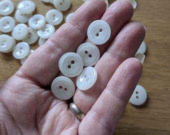 White Vintage Round Sewing Buttons 15mm | | Set of 5 | Brushed Fine Lines Pattern | Plastic