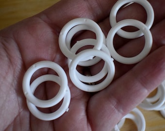 Plastic Curtain Rings, 22.5mm, Pack of 50, White, Dorset Button Making