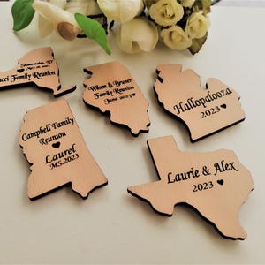 Recuerdo de boda con mapa personalizado: etiqueta de madera grabada con el estado o país, regalo rústico a granel para invitados/recuerdo de boda en EE. UU.